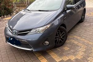 Toyta AURIS Station wagon 1.8 hibrid 2015