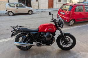 MOTO GUZZI V7 STONE