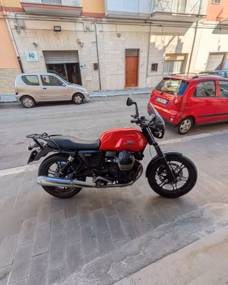 MOTO GUZZI V7 STONE