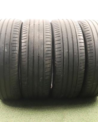 Gomme Pirelli Scorpion 235 55 18 estate