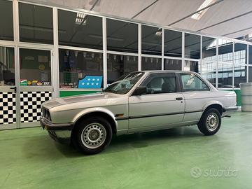 Bmw e30 320i