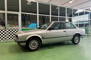 Bmw e30 320i