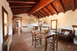 Appartamento di 89 m² con 4 locali e box auto a Co