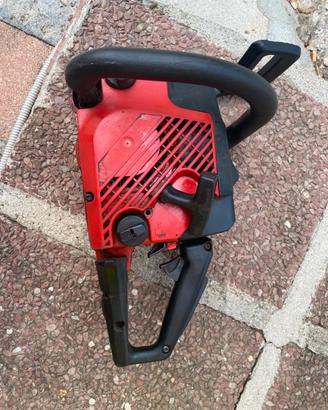 Motosega jonsered