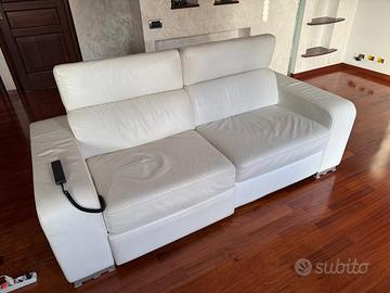 SET 2 DIVANI DA 2 E 3 POSTI IN PELLE!!