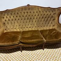 Divano vintage legno e velluto