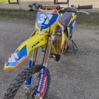 Suzuki 250