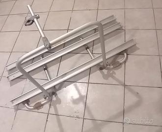 Portabici per garage del camper