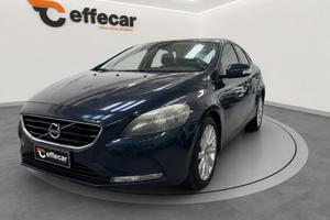 VOLVO V40 D2 1.6 Summum
