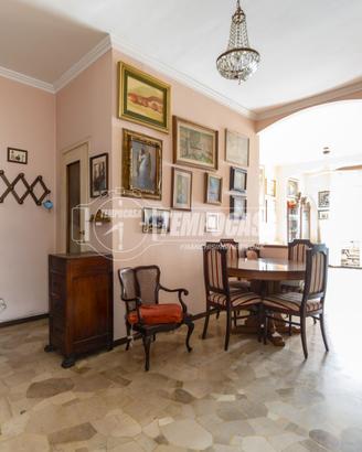 VENDITA AMPIO TRILOCALE