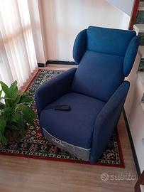 Poltrona elettrica per anziani