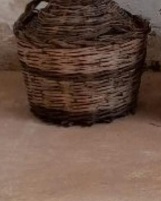 damigiana antica  con cesto