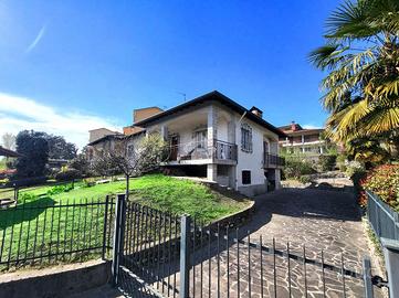 PORZIONE DI BIFAMILIARE A BESANA IN BRIANZA