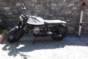Moto guzzi v35c cafe racer