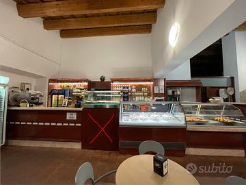 Bancone completo con retrobanco per bar o gelateri