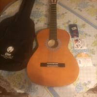 chitarra classica modello limitato