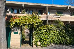 Villa Bifamiliare ampia metratura Ad Acilia