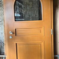 Portoncino da esterno in legno