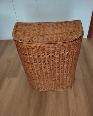 Cesta in vimini con coperchio
