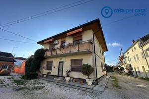 Appartamento in bifamiliare con garage