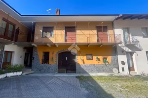 CASA SEMINDIPENDENTE A CHIUSA DI SAN MICHELE