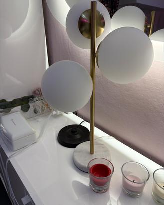 Lampada da tavolo