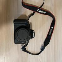Canon EOS 4000D con obbiettivo EF-S 18-55mm
