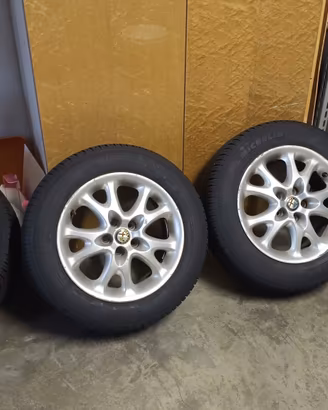 cerchi originali alfa con gomme Michelin 4 stagion