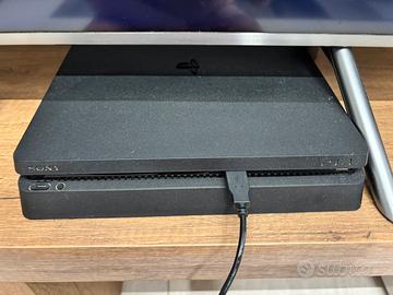 Playstation 4 slim