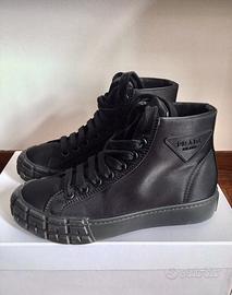 Prada stivaletti sneaker combat neri nylon 36