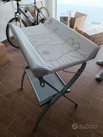 Fasciatoio per neonati con ripiano portaoggetti
