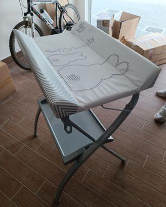 Fasciatoio per neonati con ripiano portaoggetti