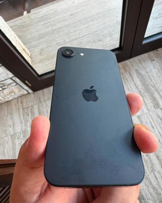 iPhone 16e