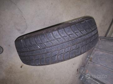 Gomme da neve con cerchi usate poco