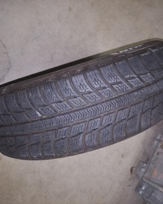 Gomme da neve con cerchi usate poco