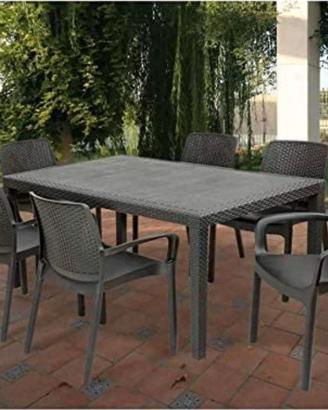 Tavolo + 6 sedie con rinforzi in pvc