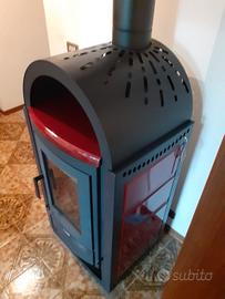 stufa a legna nordica  10,6 kw pari al nuovo 