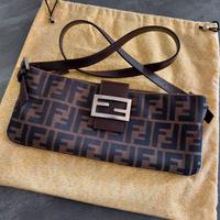 Borsa a spalla FENDI baguette in tela monogram