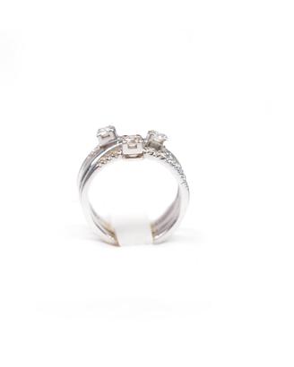 Anello in oro con diamanti
