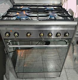 cucina Smeg inox ventilato pari al NUOVO 