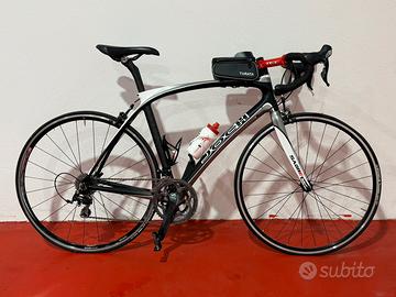 Bici da strada corsa leggera