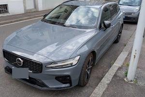 Volvo v60 B4 d plus dark 147kw 197 cv