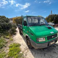 Iveco Daily 35.10 ribaltabile trilaterale+G.traino
