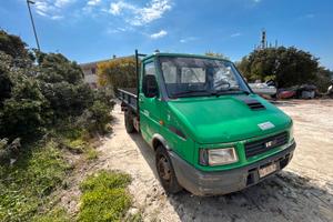 Iveco Daily 35.10 ribaltabile trilaterale+G.traino