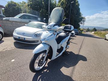 Honda SH 300 i