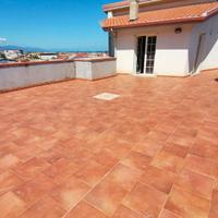 Ampio appartamento su due livelli AC/99