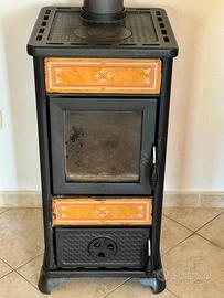 Stufa a legna DAFNE 7,7 kW + kit canna fumaria