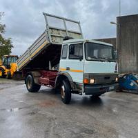 Iveco 135 17 ribaltabile trilaterale