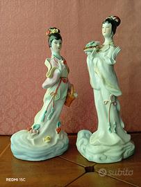 Coppia di statuine vintage in porcellana cinese