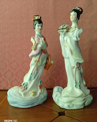 Coppia di statuine vintage in porcellana cinese